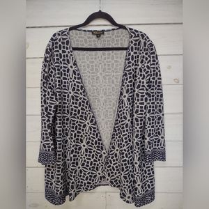 Chicwe navy & gray patterned kimono